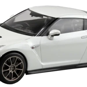 Aoshima 1/32 Rakupla R35 GT-R 2024 Model Brilliant White Pearl Kit